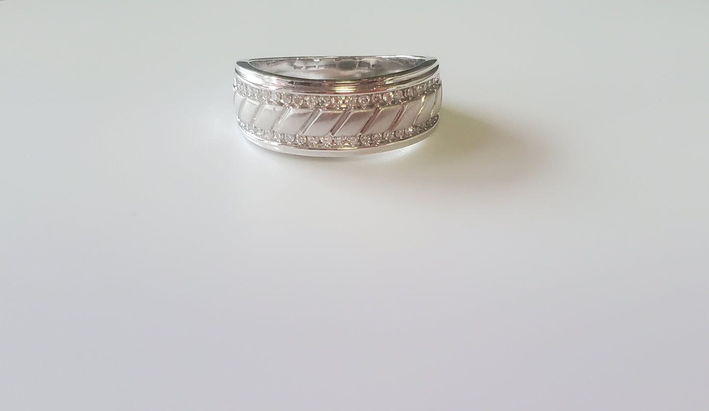 Gent's White Gold Diamond Band