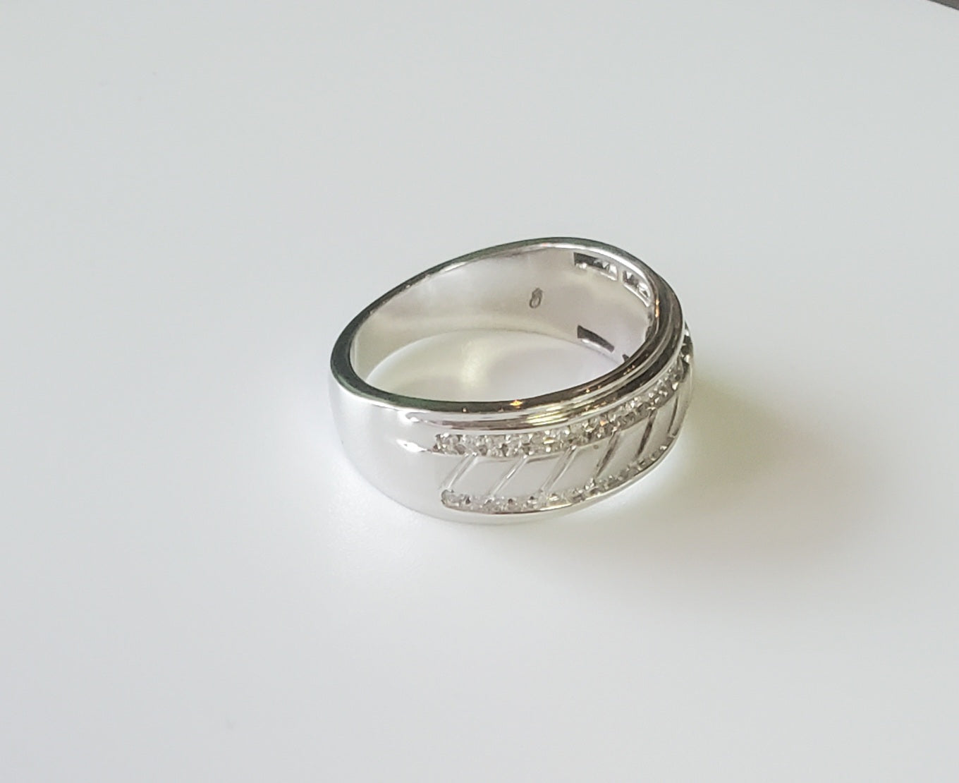 Gent's White Gold Diamond Band