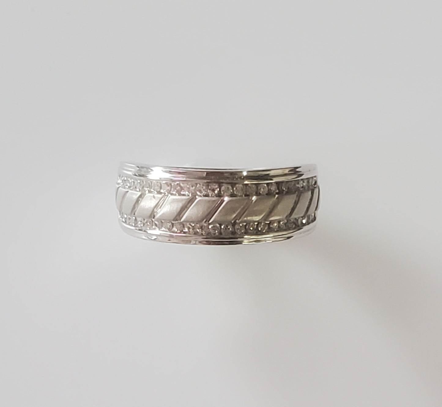 Gent's White Gold Diamond Band