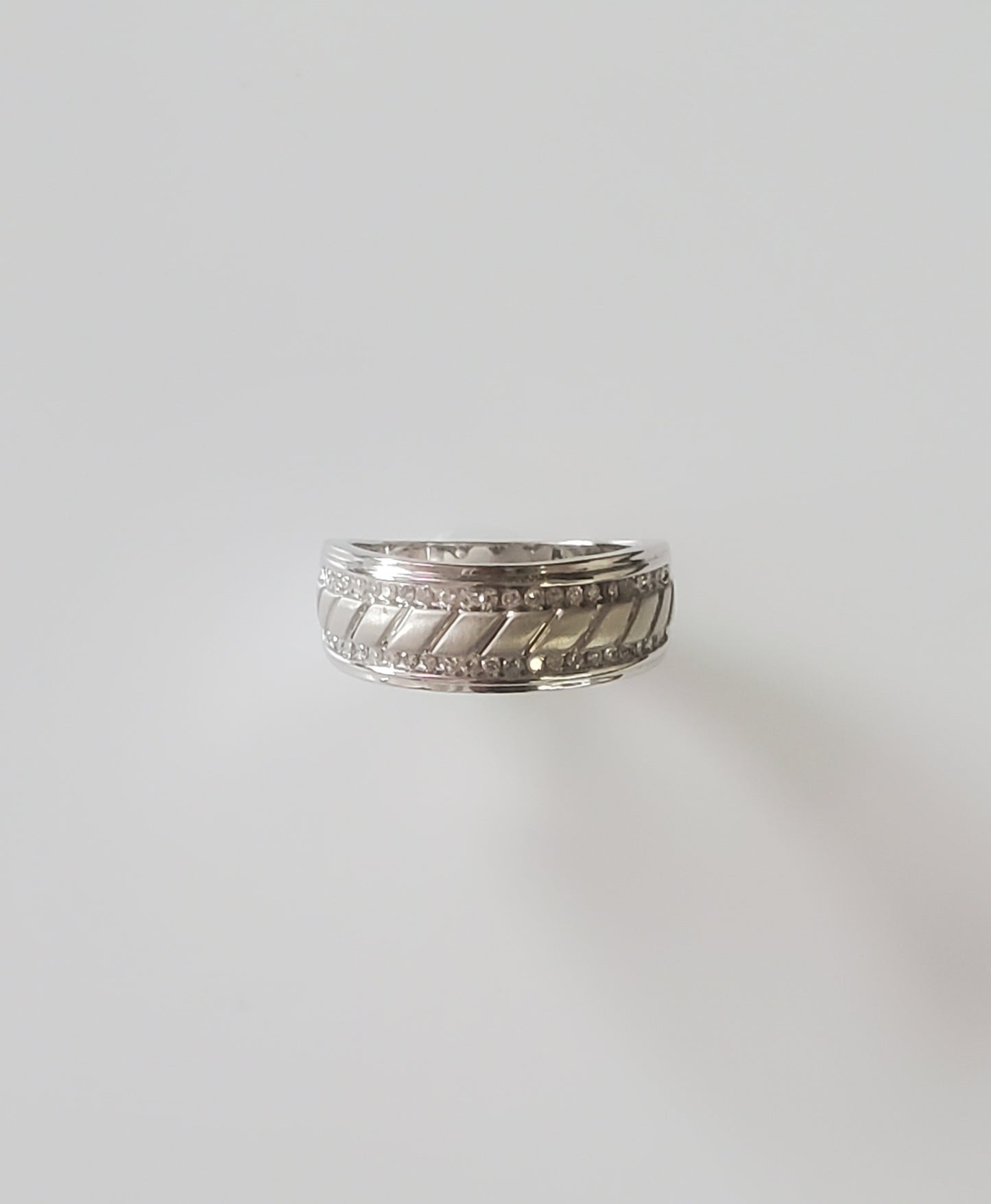 Gent's White Gold Diamond Band