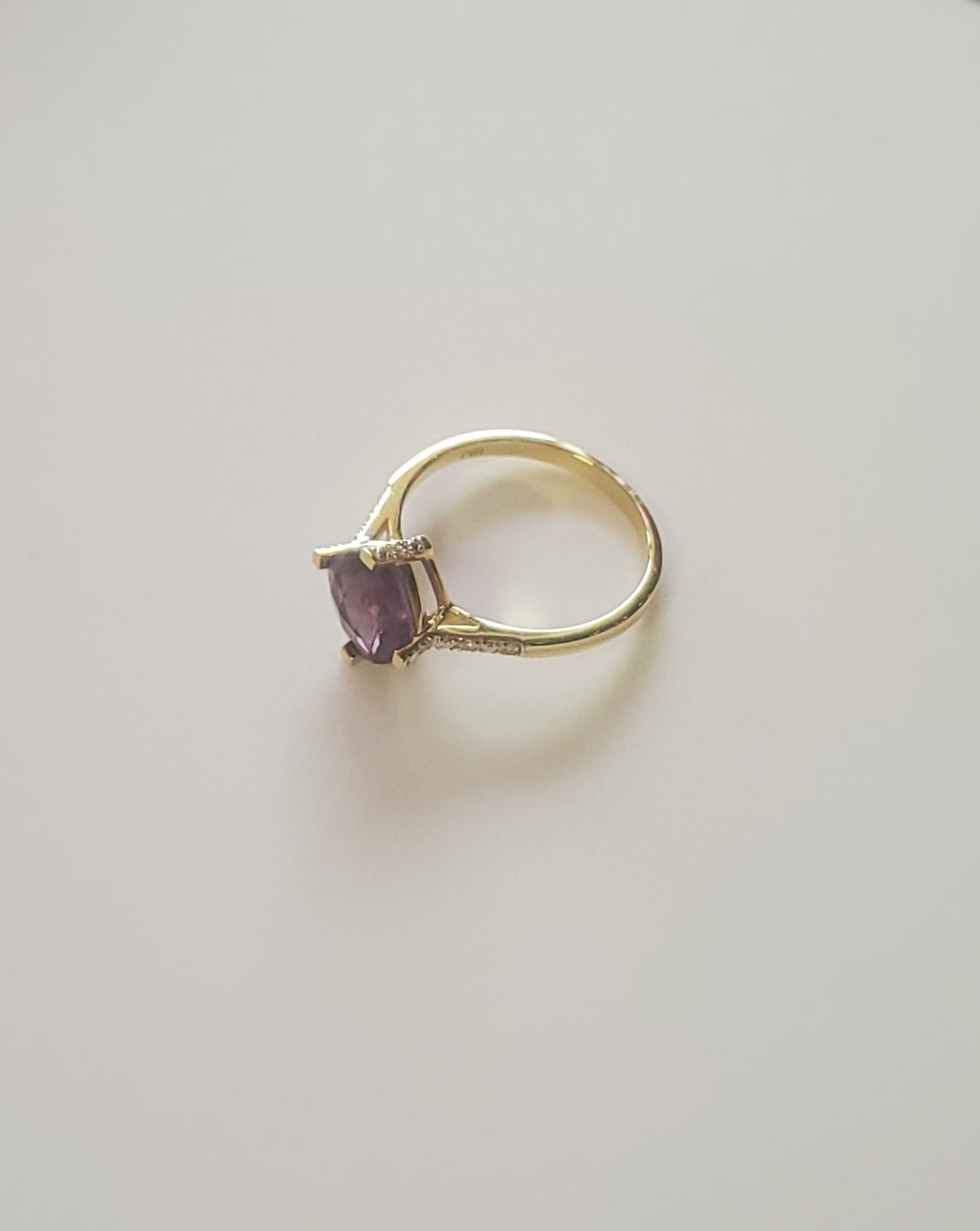 10K Yellow Gold Amethyst Stone Ring