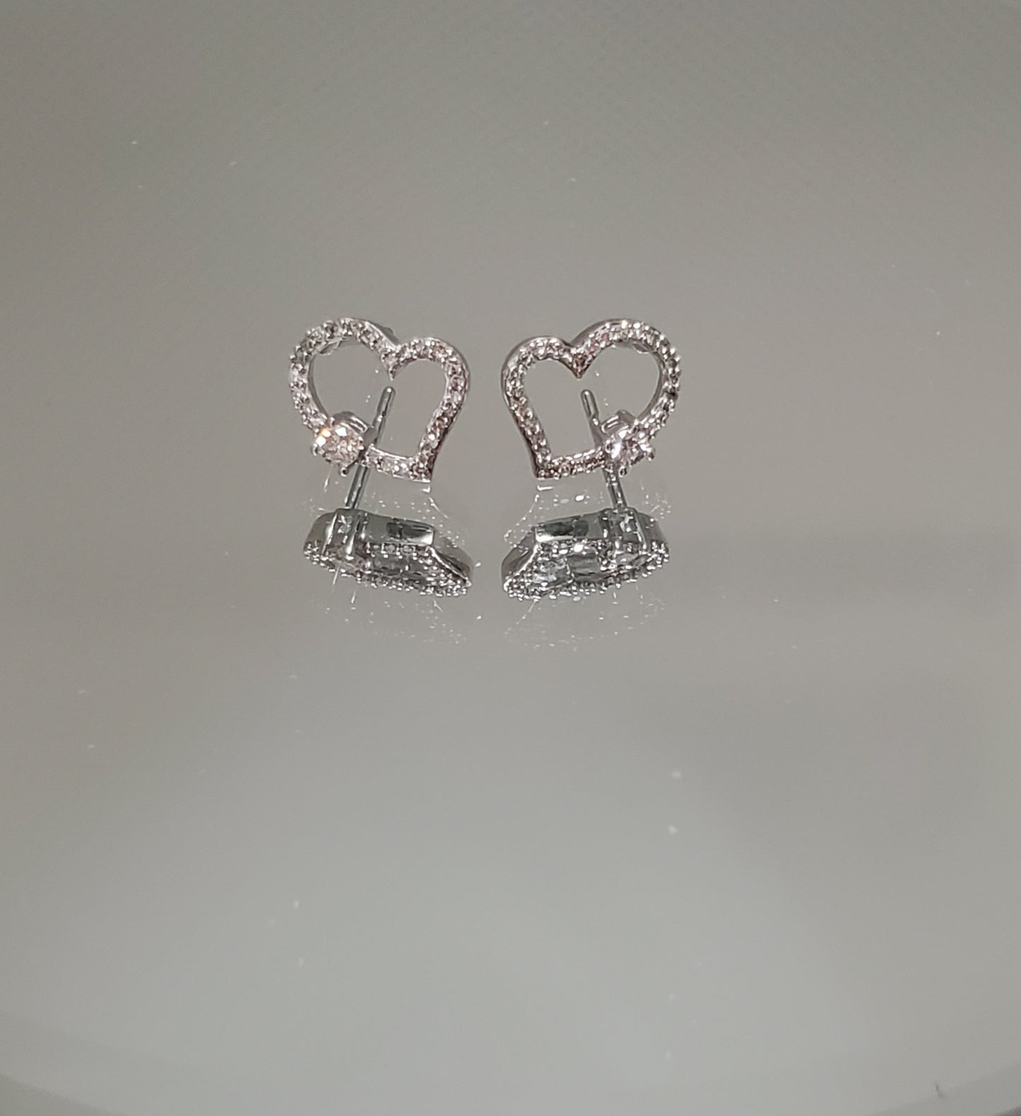 10K White Gold Heart Shaped Diamond Earrings