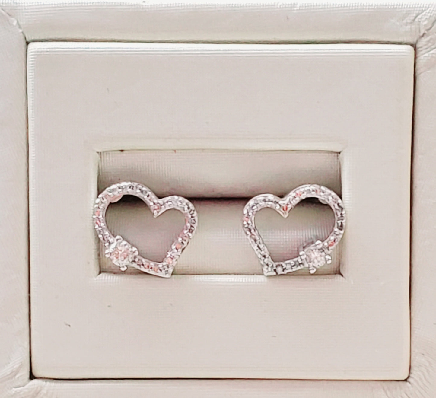 10K White Gold Heart Shaped Diamond Earrings