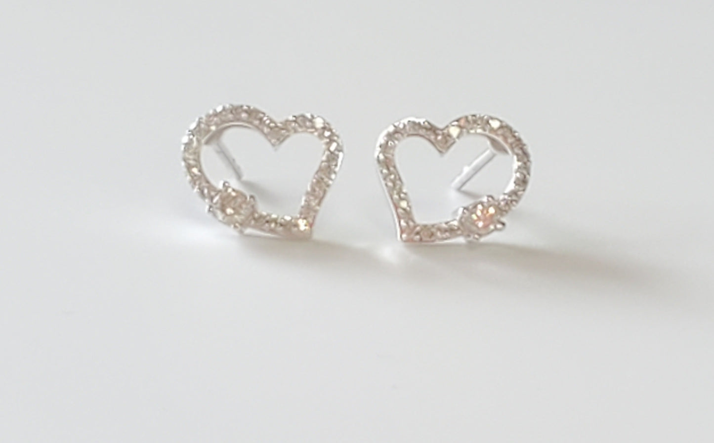 10K White Gold Heart Shaped Diamond Earrings