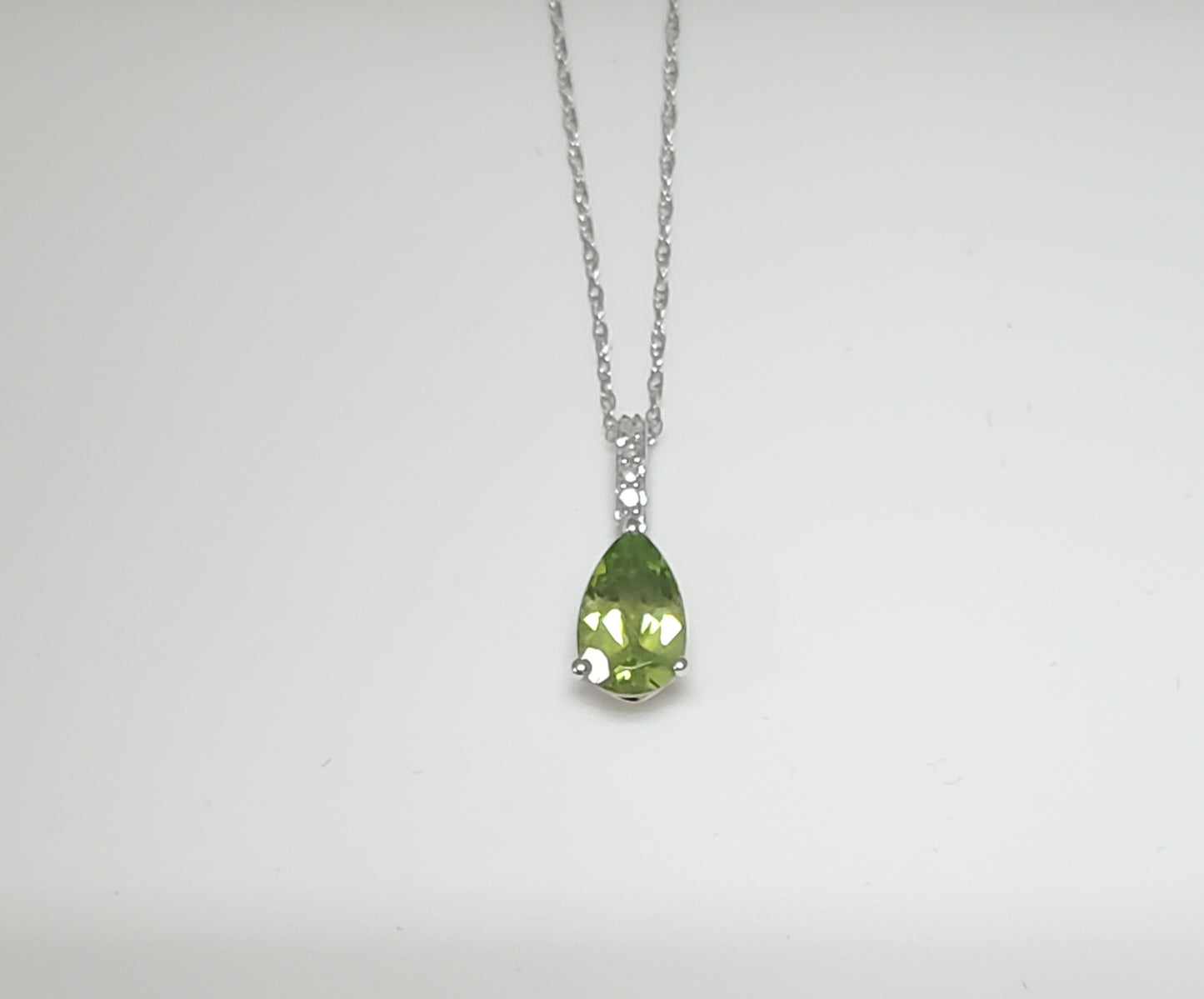 14k White Gold Teardrop Peridot Pendant