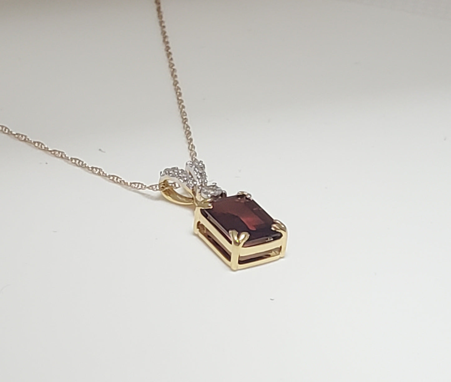 10k Yellow Gold Garnet Pendant
