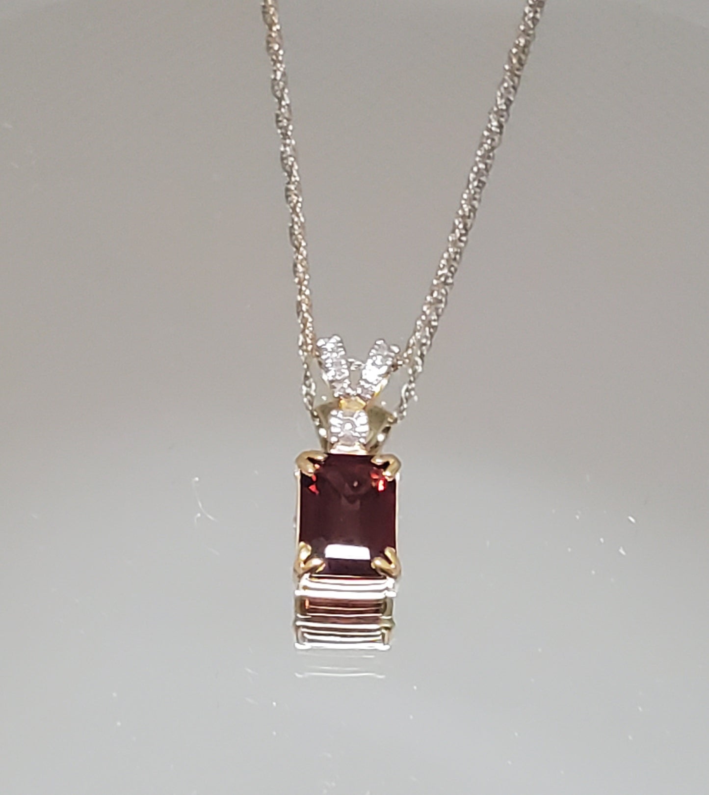 10k Yellow Gold Garnet Pendant