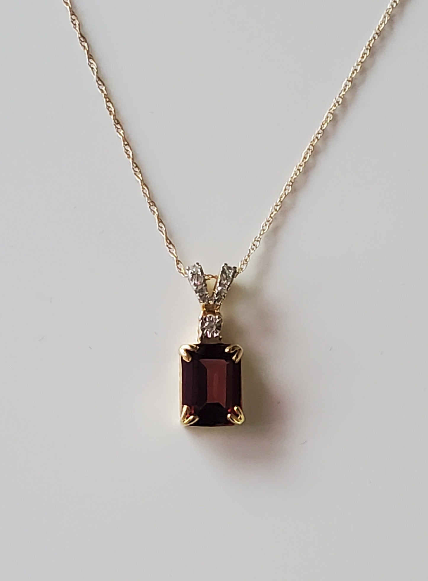 10k Yellow Gold Garnet Pendant