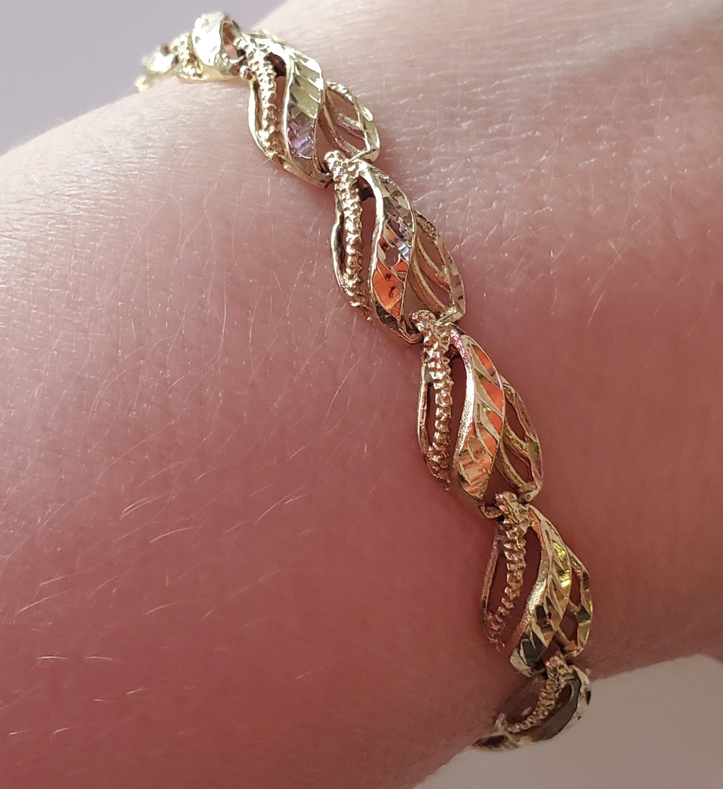 14k Yellow Gold Diamond Cut Bracelet